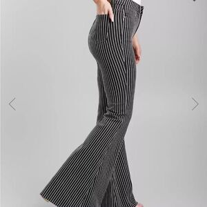 Judy Blue® Ultra High Rise Super Flare Jean 25